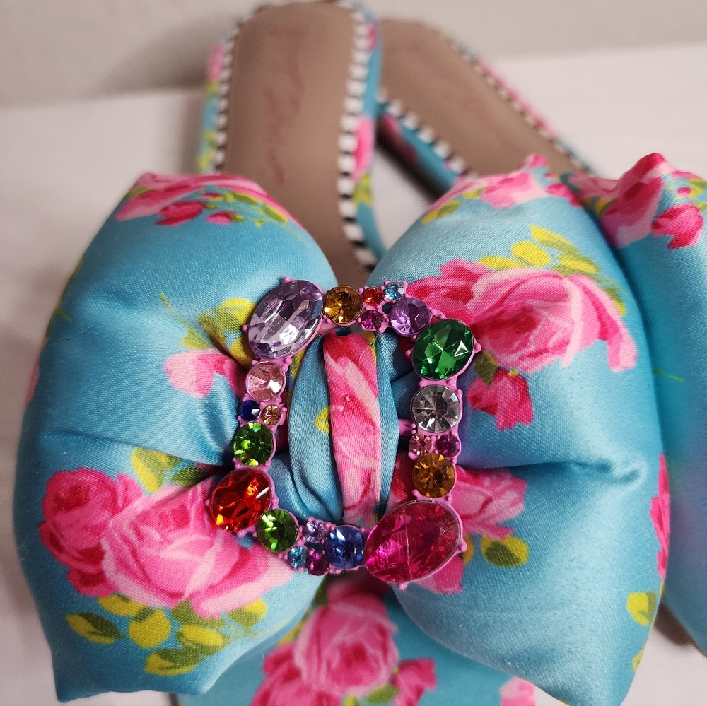 Betsy Johnson "Daisy-G" Jeweled Blue-Multi Floral Sandals Size 6.5US NWOT